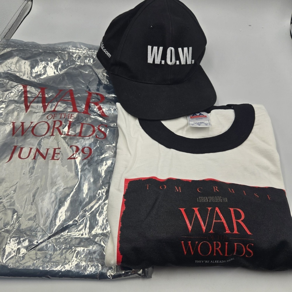 Vintage 05 WAR OF THE WORLDS Movie Promo T-Shirt & Hat w/ Silver Logoed bag Rare